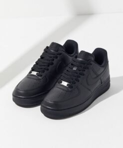 Nike Air Force 1 – The Icon of Timeless Street Style